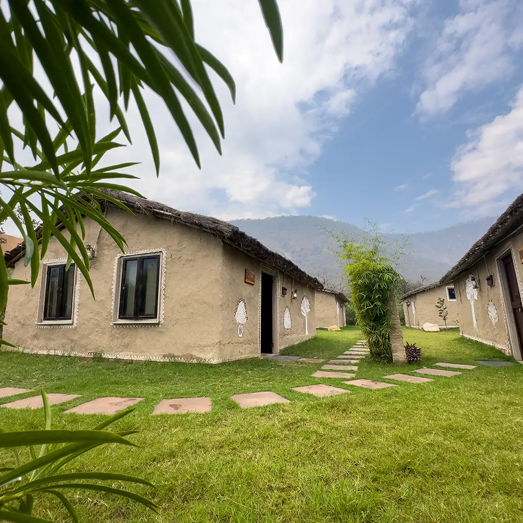 Book Luxury Mud Hut Rooms in Sariska Photo 7