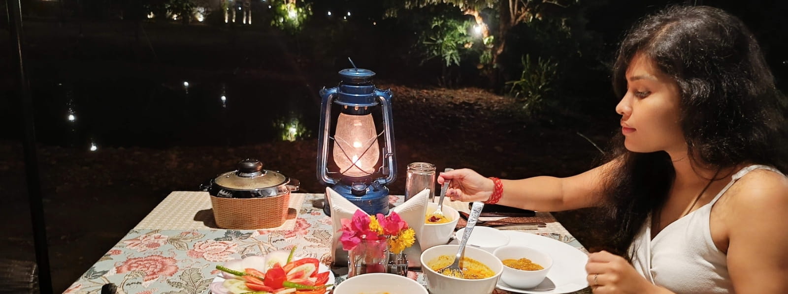 ROMANTIC DINNERS I Dine In Moonlight