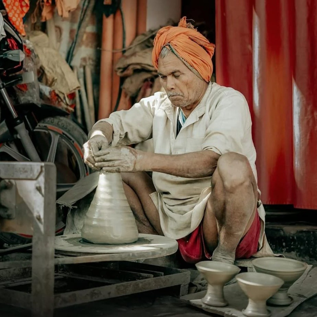 Explore-Crafts-or-wellness-expert